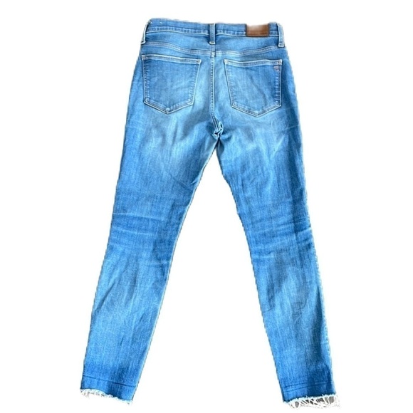 Sz27 Madewell 9” Mid-Rise Skinny and Distressed in a Medium Light Wash GUC - Picture 2 of 14